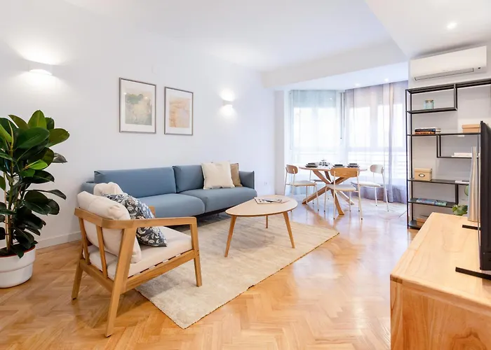 Claraval - Apartamento Con Despacho En Chamberi, Madrid